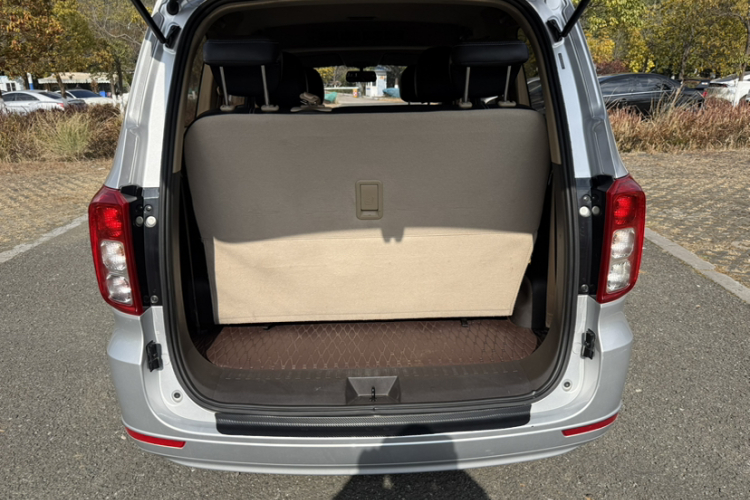 五菱汽车 五菱宏光 2021款 1.5L改款 S标准型 电动助力LAR局部细节23