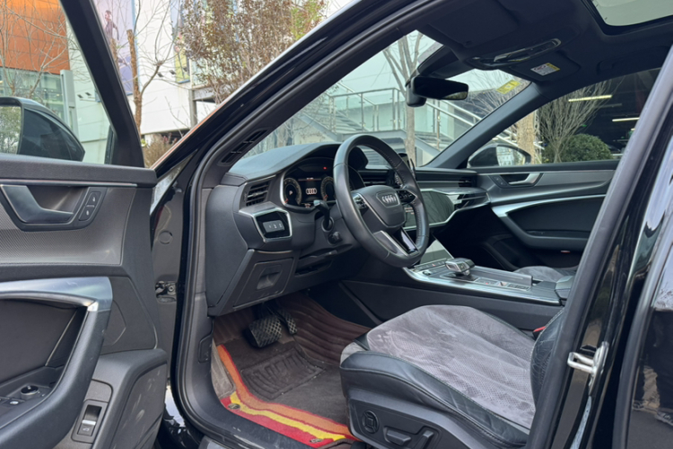 奥迪A6L 2021款 40 TFSI 豪华动感型中控内饰7006