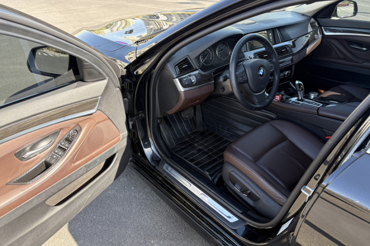 宝马5系 2014款 525Li 豪华设计套装中控内饰7003