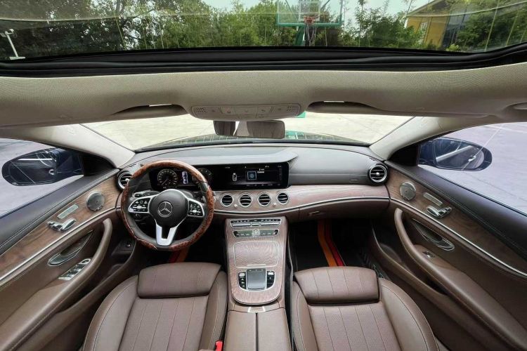 奔驰E级 2020款 E 260 L 4MATIC中控内饰7003