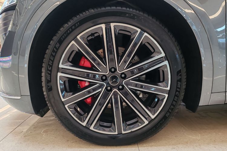 鸿蒙智行 智界R7 2025款 增程 331km Ultra车身外观6007