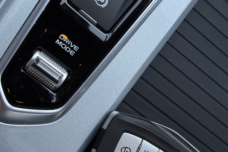 吉利汽车 2023款 嘉际L 1.5TD DCT豪华型中控内饰7002