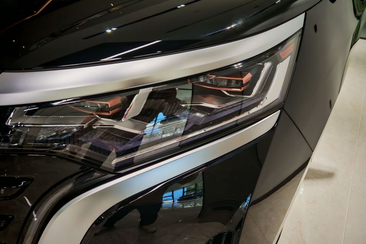 腾势D9 2024款 DM-i 980 四驱尊荣型车身外观6005