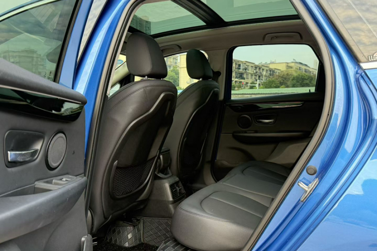 宝马2系旅行车 2018款 218i 尊享型运动套装中控内饰7004