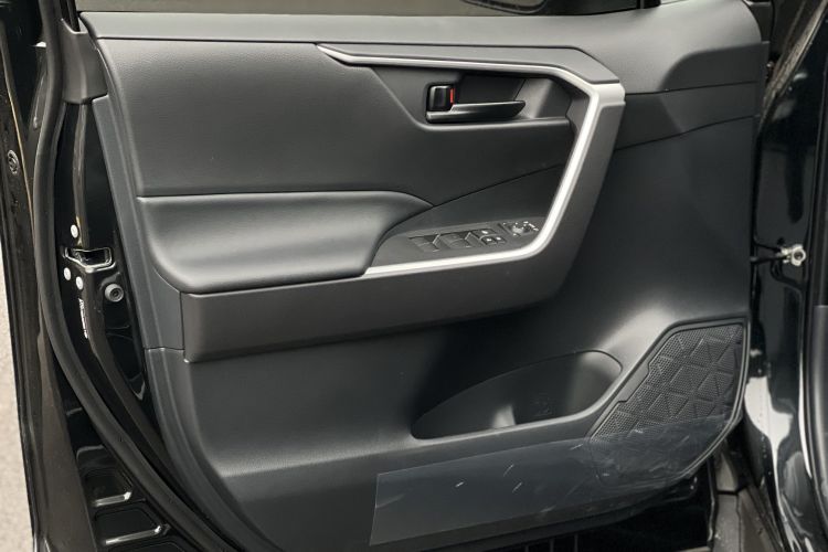 丰田 威兰达 2024款 2.0L CVT两驱领先版中控内饰7008