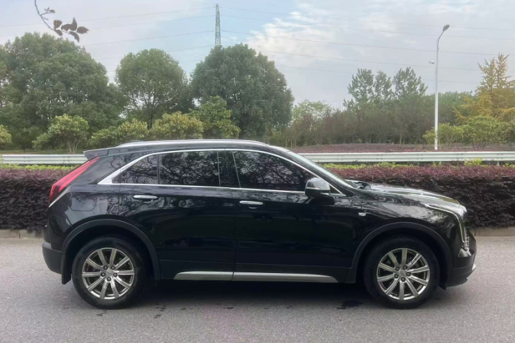 凯迪拉克XT4 2021款 28T 两驱领先型车身外观6006
