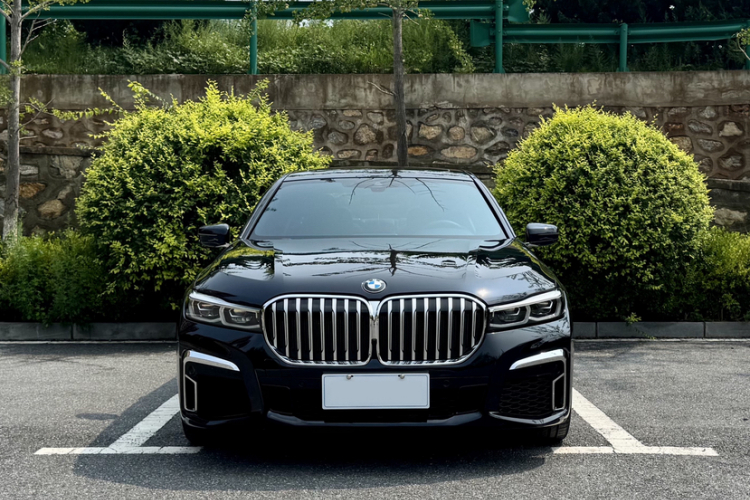 宝马7系 2021款 730Li M运动套装车身外观6002