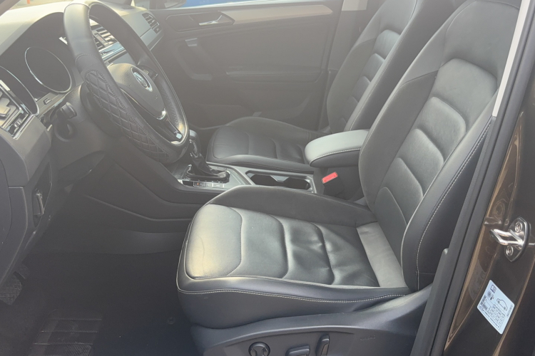 大众 途观L 2018款 380TSI 自动四驱豪华版局部细节19