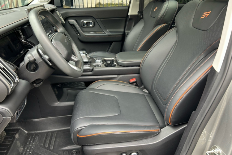 捷途自由者 2025款 2.0TD 自动XWD征服中控内饰7007