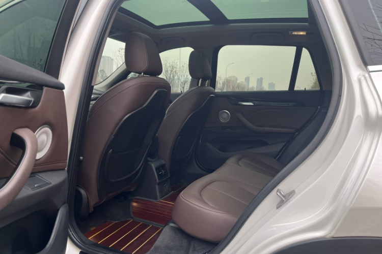 宝马X1 2021款 sDrive25Li 领先型中控内饰7009