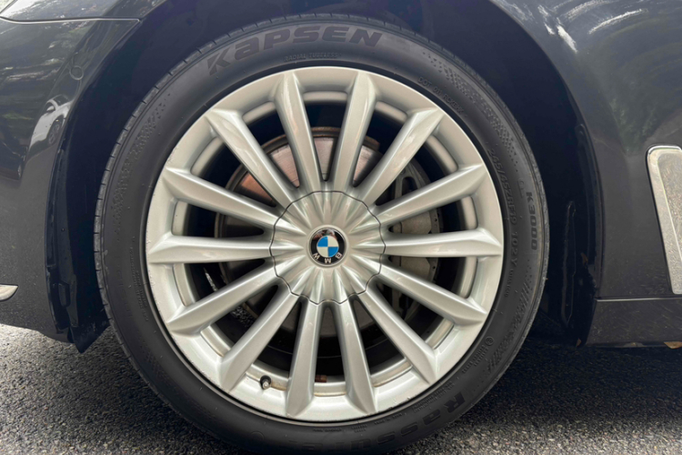 宝马7系 2016款 740Li 领先型车身外观6011