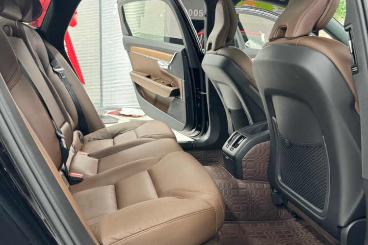 沃尔沃S90 2023款 B5 智逸豪华版中控内饰7002