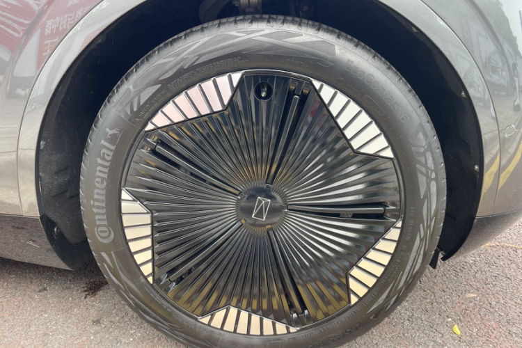 阿维塔11 2023款 鸿蒙 90度 后驱版中控内饰7003