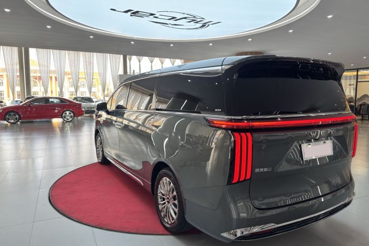 魏牌 高山 2023款 四驱行政加长版车身外观6006