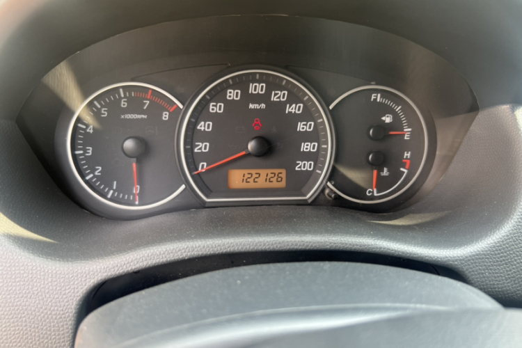 铃木 雨燕 2013款 1.3L 手动超值版中控内饰15