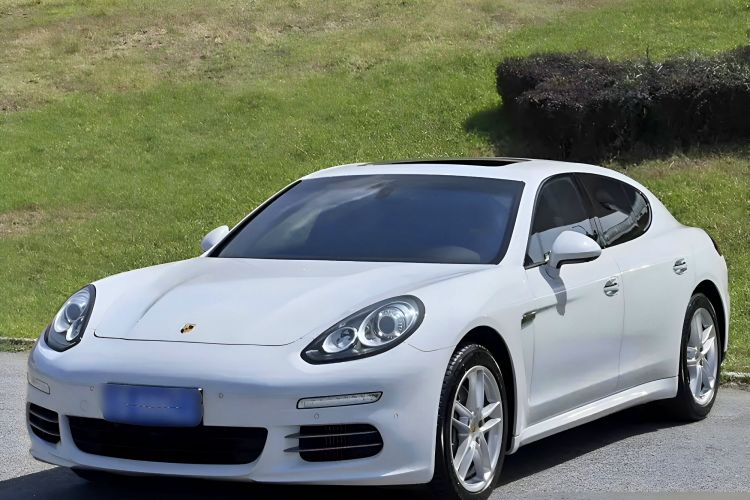 保时捷 2016款 Panamera 4 Edition 3.0T车身外观1