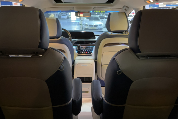别克GL8 2020款 陆上公务舱 652T 豪华型中控内饰7005