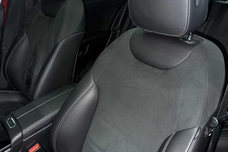 奔驰A级 2020款 A 200 L 运动轿车局部细节9002