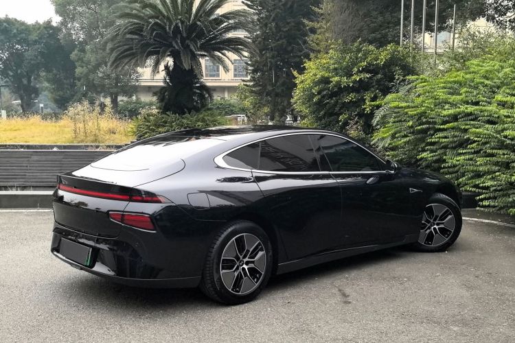 小鹏P7 2024款 P7i 550 Pro车身外观6005