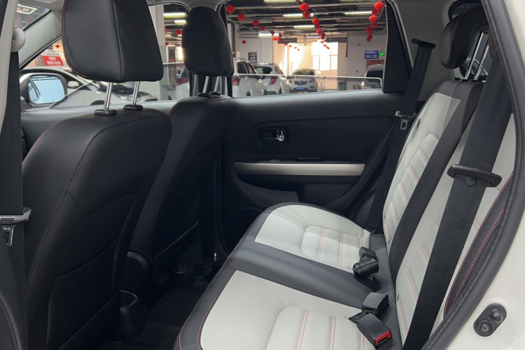 长城M4 2015款 1.5L AMT豪华型中控内饰7002