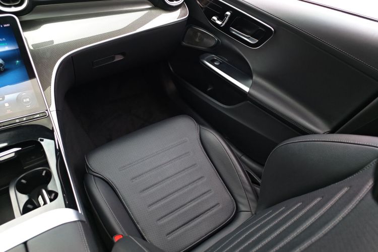 奔驰C级 2022款 C 260 L 运动版中控内饰7005