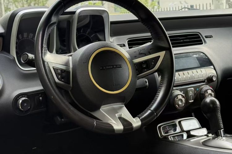 雪佛兰 科迈罗 2011款 3.6L 传奇性能版中控内饰7005