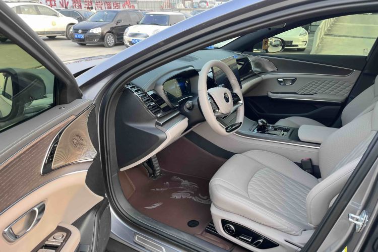 比亚迪 汉 2024款 DM-i 荣耀版 121KM 尊享型中控内饰7003