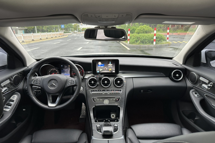 奔驰C级 2016款 C 200 L 运动型中控内饰7001