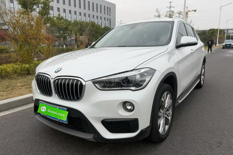 宝马X1 2019款 sDrive20Li 领先型车身外观6005