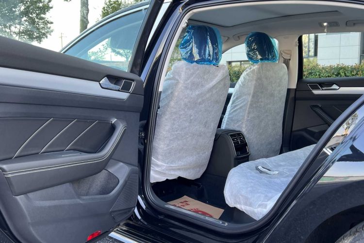 大众 迈腾 2023款 200万辆纪念版 280TSI DSG舒适型中控内饰7003