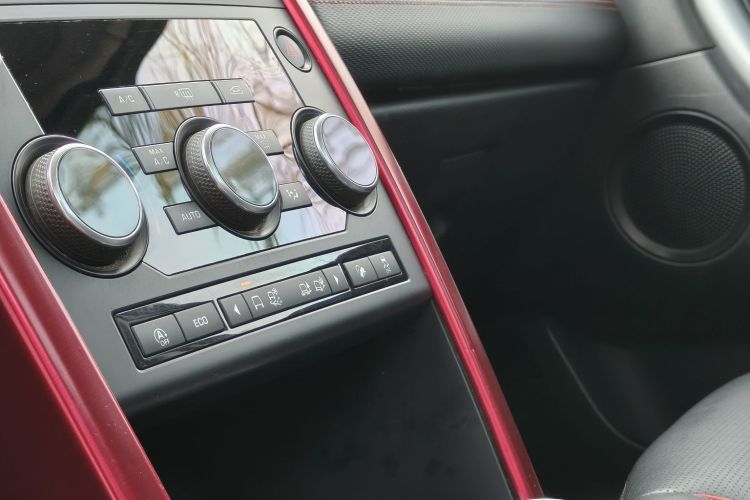 路虎 发现神行 2019款 240PS SE Dynamic版 国VI中控内饰7002