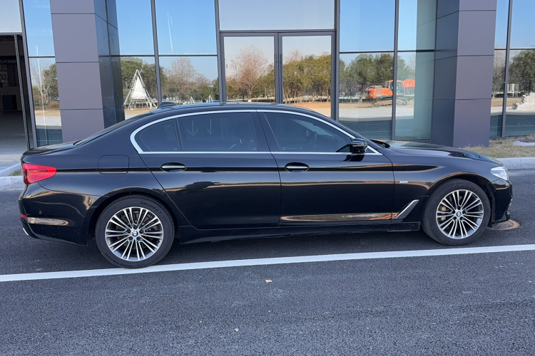 宝马5系 2018款 530Li 尊享型 豪华套装车身外观6007