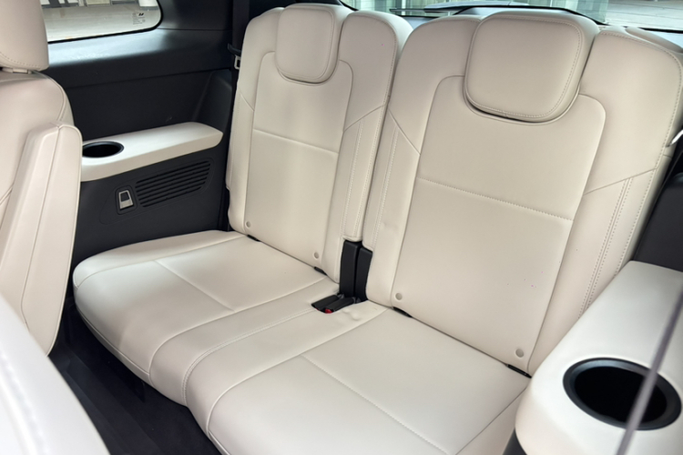 理想汽车 理想ONE 2021款 增程6座版中控内饰7006