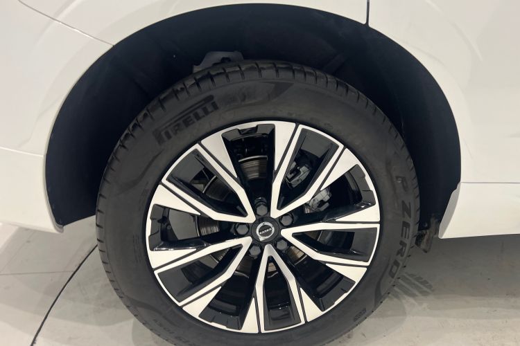 沃尔沃XC60 2025款 B5 四驱智远豪华版车身外观6006