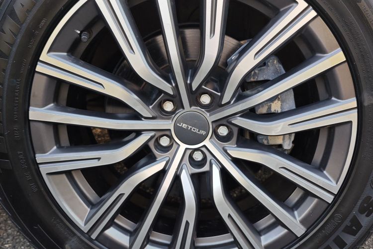 捷途X70 PLUS 2023款 1.6T DCT强者 7座局部细节9001