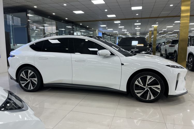 蔚来ET5 2024款 75kWh车身外观6005