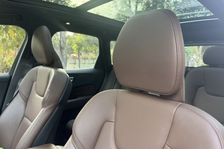 沃尔沃XC60 2024款 B5 四驱智逸豪华版中控内饰7003