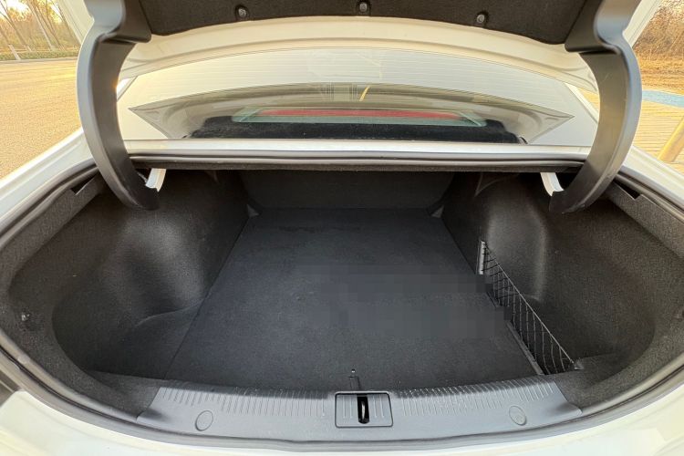 飞凡汽车 飞凡ER6 2021款 新动版 520km 智领版中控内饰7004