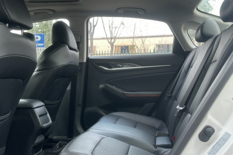 长安 逸动 2020款 PLUS 1.6L GDI 自动豪华型中控内饰7002