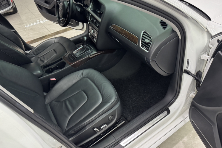 奥迪A4L 2015款 35 TFSI 自动舒适型中控内饰7005