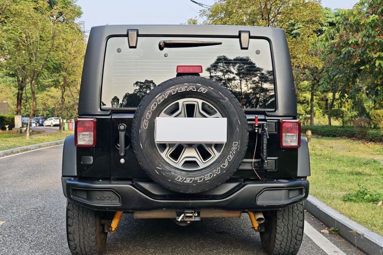 Jeep 牧马人 2015款 3.6L Rubicon 四门舒享版车身外观6005