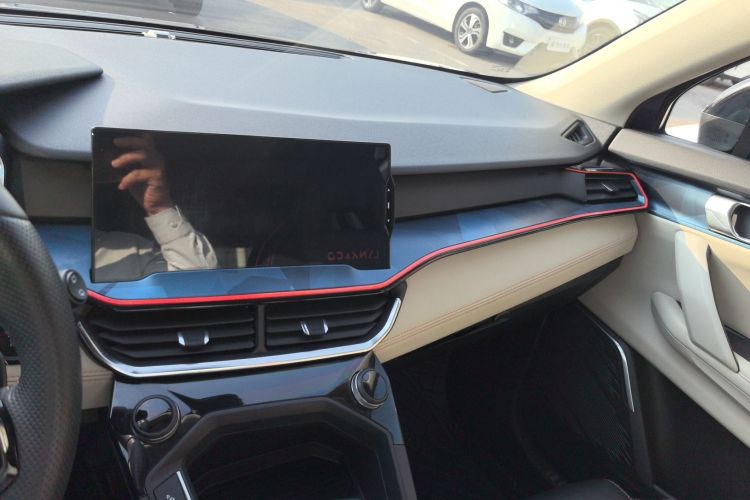 领克06 2020款 1.5T 耀Halo中控内饰7003