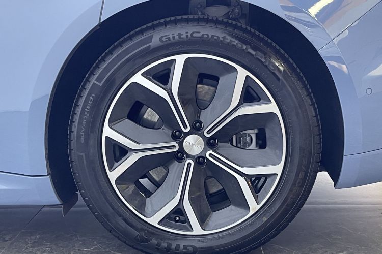 鸿蒙智行 智界S7 2024款 Pro 后驱长航版车身外观6013