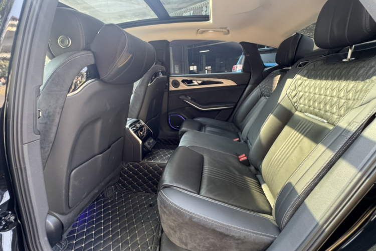 红旗H9 2020款 2.0T 智联旗畅版中控内饰7004