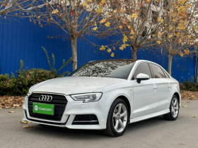 奥迪A3 2018款 30周年年型 Limousine 35 TFSI 时尚型