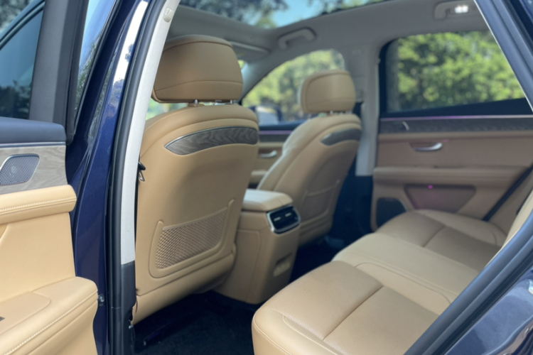 鸿蒙智行 问界M5 2022款 增程四驱旗舰版中控内饰7002