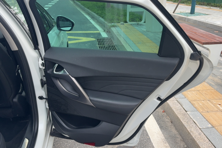 DS 5 2013款 1.6T 雅致版THP160中控内饰7007