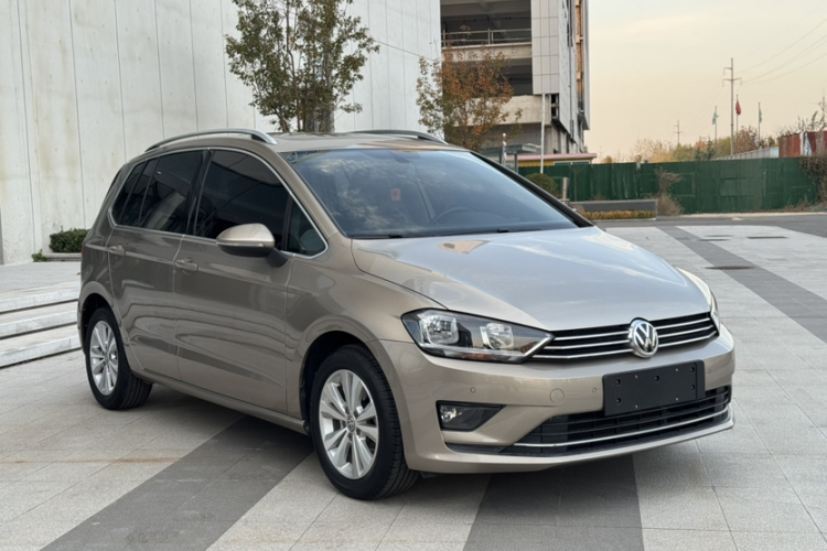 大众 高尔夫·嘉旅 2016款 230TSI 手动进取型车身外观6001