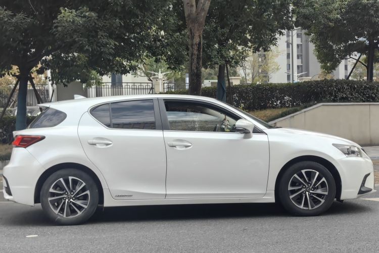 雷克萨斯CT 2017款 CT200h 精英版 单色 国V车身外观6003
