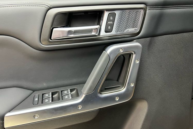 212 T01 2024款 2.0T 机械师中控内饰7012